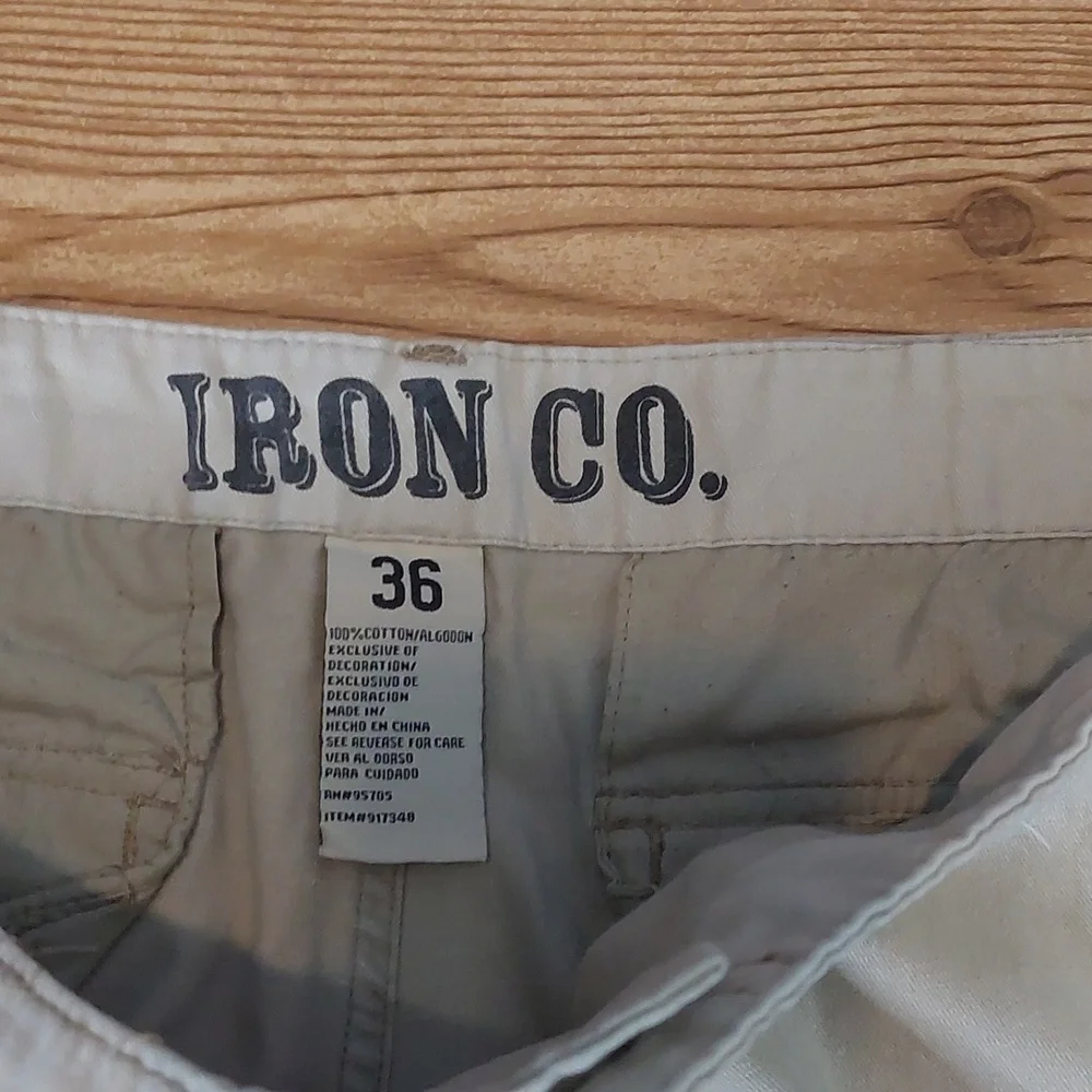 Mens Khaki Cargo Shorts size 36 - Picture 4 of 5